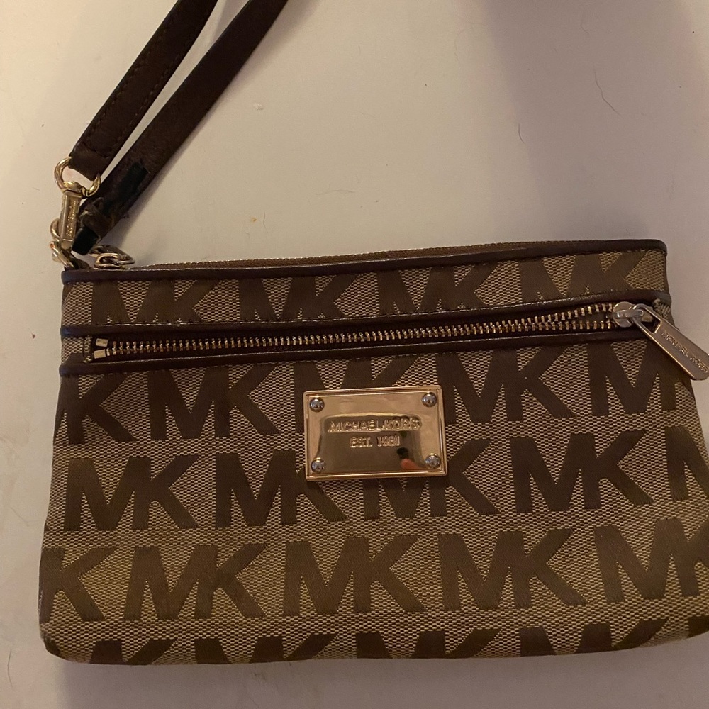 Michael Korea wristlet